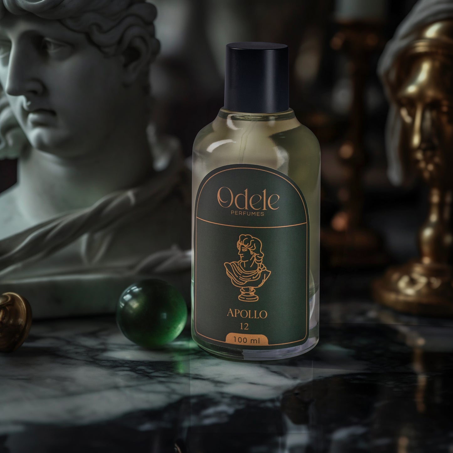 APOLLO 12 Inspired by Aventus by Creed is a Chypre Fruity fragrance for men. Aventus was launched in 2010.